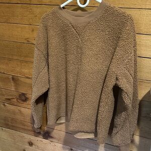 🥳American Eagle Outfitters Tan Crew Neck Sweater New Never worn❄️